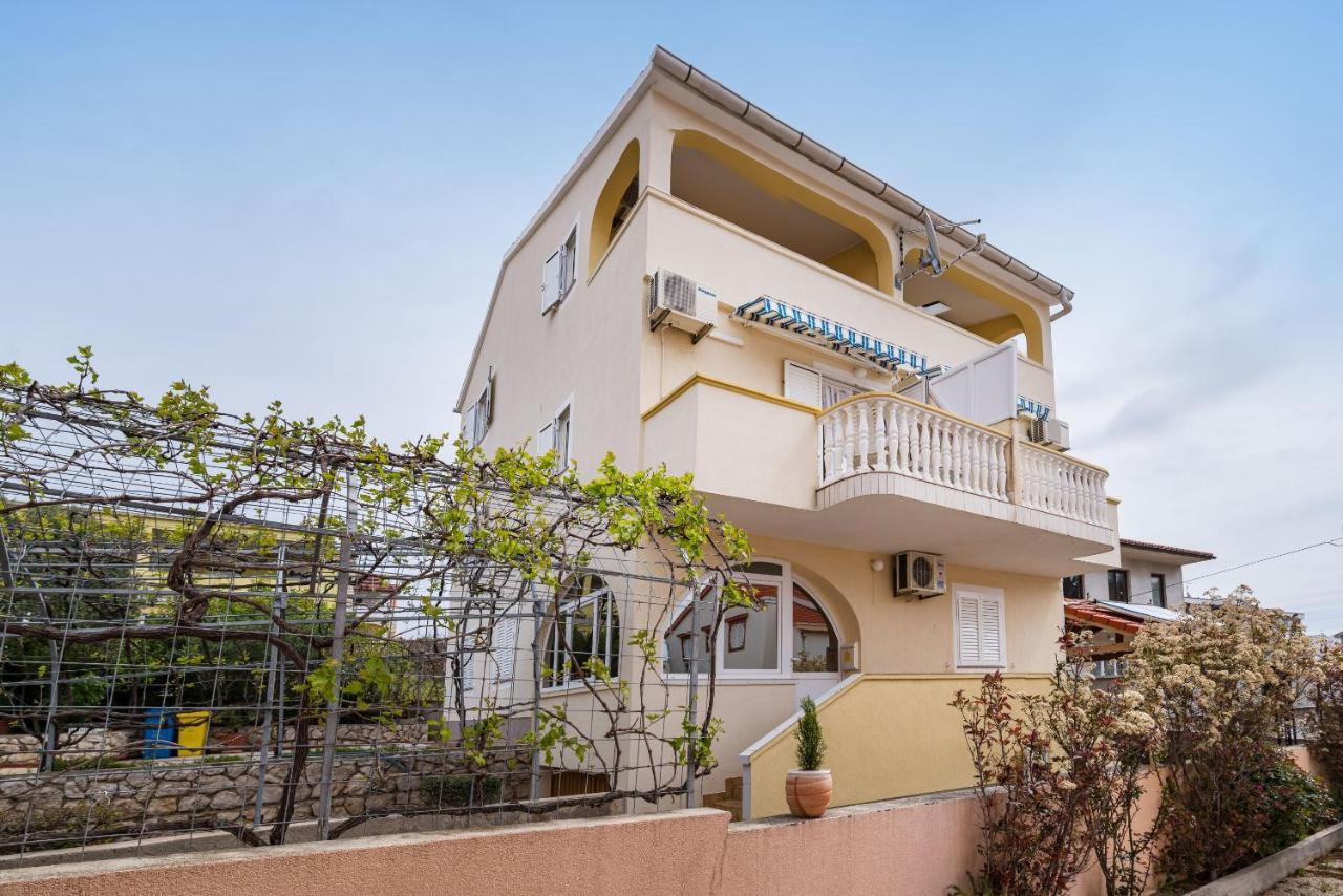 Nice Apartment Silvia โนวาลยา ภายนอก รูปภาพ