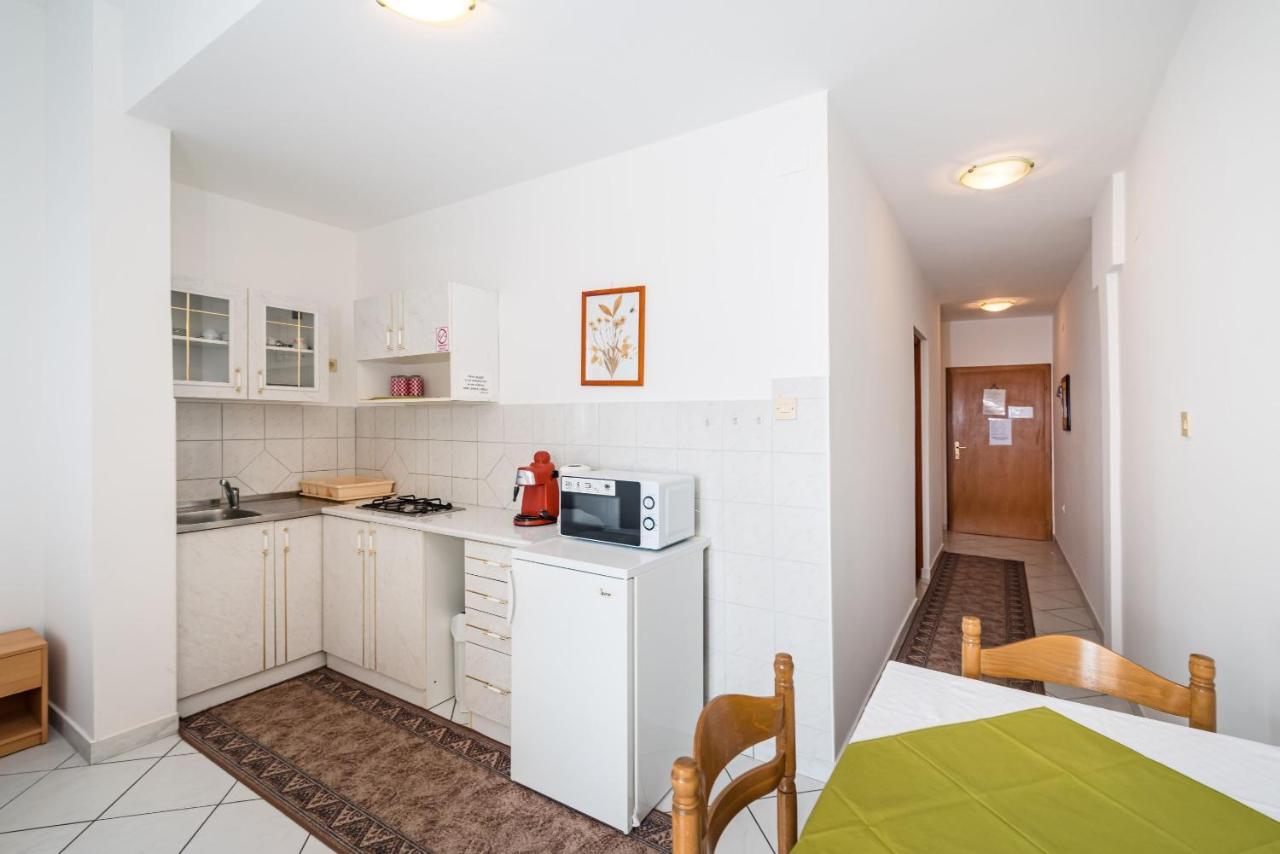 Nice Apartment Silvia โนวาลยา ภายนอก รูปภาพ
