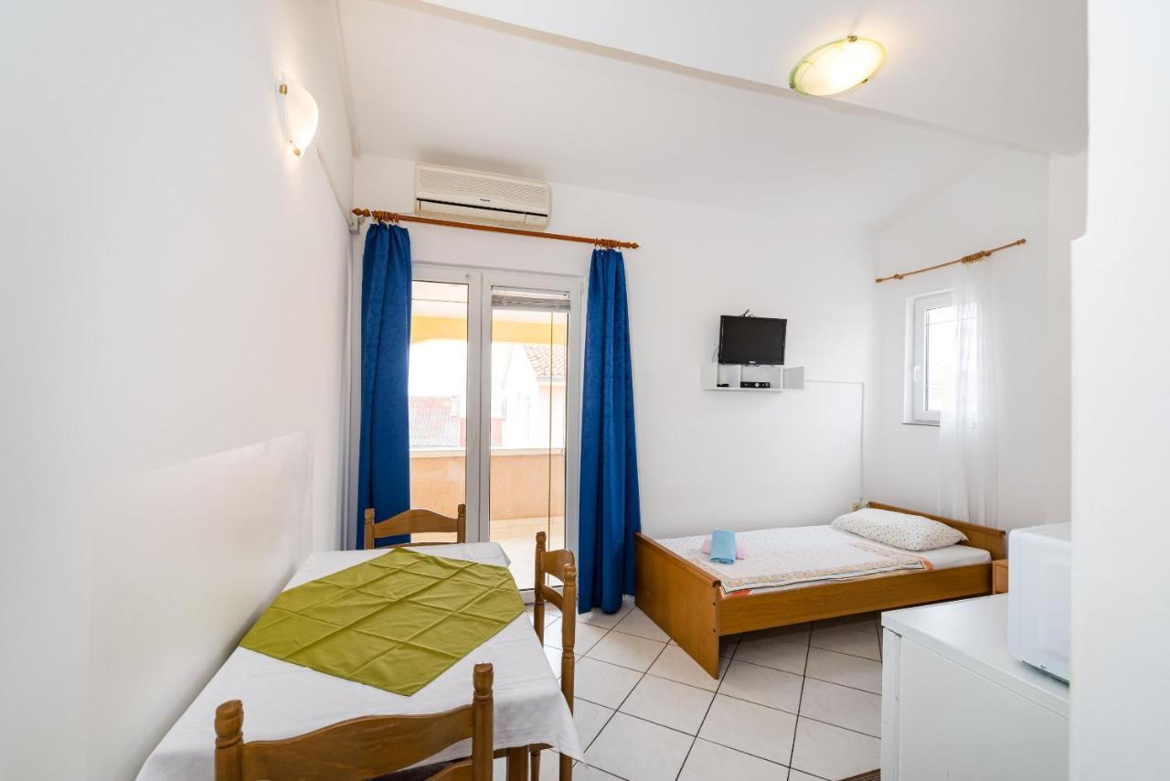 Nice Apartment Silvia โนวาลยา ภายนอก รูปภาพ