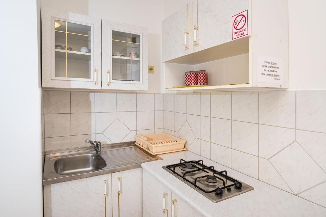 Nice Apartment Silvia โนวาลยา ภายนอก รูปภาพ